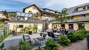 Terrasse des Familienhotels Engel im Schwarzwald.