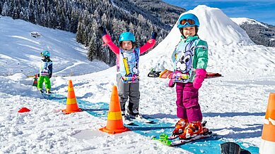 Skischule für Kinder im Familienhotel Oberkarteis im Salzburger Land