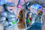 Fantasievoll gestalteter Ritterbereich im Kinderbad des Familienhotels Bavaria.
