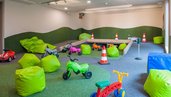 Großer Indoor-Spielplatz mit vielen Möglichkeiten zum Spielen im Landhaus zur Ohe im Bayerischen Wald.