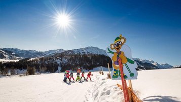 Kinderskikurs im Allgäu-Winterurlaub mit der Familie im Spa- & Familien-Resort Krone.