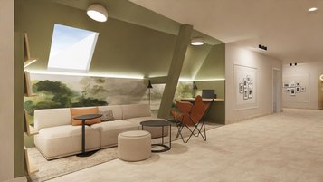 Helle Loungezone mit beiger Eckcouch, runden Couchtischen, Ledersessel und Wandgestaltung in Grüntönen unter einem großen Dachfenster.