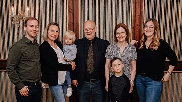 Familienfoto der Gastgeberfamilie Neubeck des Familienhotels Am Rennsteig.