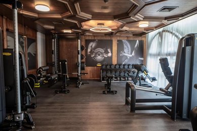 Blick in das hausinterne Fitnessstudio im Familienhotel Das Kaltschmid in Tirol