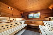 Sauna mit Tageslicht im Familienhotel Das Hopfgarten in Tirol.