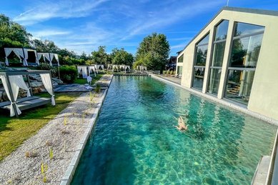 Großer Naturpool im Ulrichshof im Bayerischen Wald