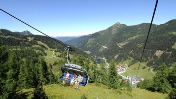 Mit der Gamskogelbahn auf den Berg am Familienhotel Zauchenseehof im Salzburger Land