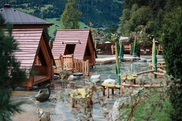 Wasserspielplatz auf dem Hotelgelände vom Familotel Habachklause 