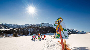Kinderskikurs im Allgäu-Winterurlaub mit der Familie im Spa- & Familien-Resort Krone.