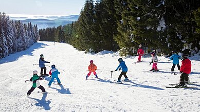 Skikurs für Kinder im Skigebiet in der Nähe vom Familienhotel Engel im Schwarzwald