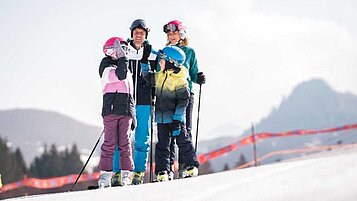 Familien-Skifahren im Programm des Familienhotels Das Bayrischzell