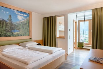 Geräumiges Familienzimmer "Murmeltier" im Familienhotel Amiamo