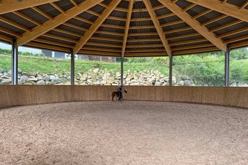 Round-Pen im Familienhotel Schreinerhof im Bayerischen Wald