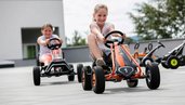 Kart fahren im Hof im Familienhotel Aigo welcome family in Oberösterreich