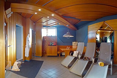 Eine Sauna im Wellnessbereich des Hotels Alpengasthof Hochegger.