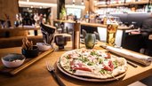 Frische Pizza im Familienhotel Elldus Resort im Erzgebirge
