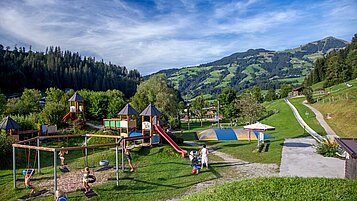 Nahegelegenes Ausflugsziel Salvenland im Familienhotel Das Hopfgarten in Tirol.