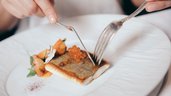 Frische Pasta zubereitet im Familienhotel Engel Gourmet & Spa in Südtirol.