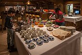 Großes Abendbuffet mit verschiedenen Salaten und Suppe im Familienhotel Lärchenhof in Tirol
