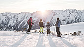 Oberösterreich im Winter erleben: Gemeinsame Skitour mit der Familie im Skigebiet Pyhrn Priel Hinterstoder.