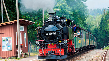 Ausflugstipp im Erzgebirge: Die berühmte Dampflock Fichtelbergbahn in Kretscham