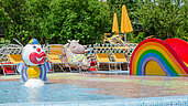 Kinder und Babypool im Außenbereich vom Familienhotel Kolping Hotel Spa & Family Resort in Ungarn.