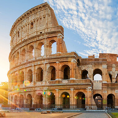 Das Colosseum in Rom bei Sonnenuntergang.