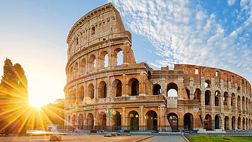 Das Colosseum in Rom bei Sonnenuntergang.