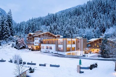 Winteransicht vom Familienhotel Habachklause im Salzburger Land