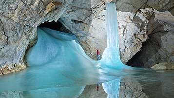 Die größte Eishöhle der Welt in Werfen im Salzburger Land.