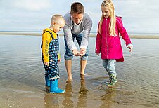 Ja, an der Ostsee im Familien Wellness Hotel Seeklause kannst du auf die Suche nach Muscheln gehen am Strand.