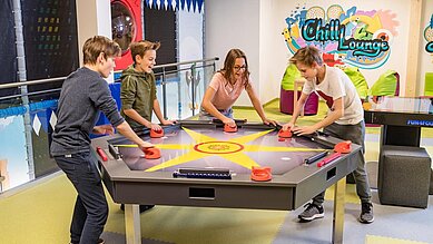 Der Teens-Club mit vielen Spielen für Teenager im Familienhotel Zauchenseehof im Salzburger Land