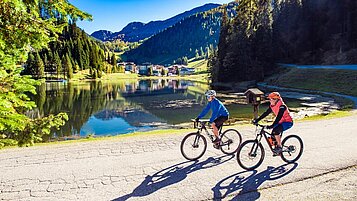 Radfahren im Sommer rund um das Familienhotel Zauchenseehof im Salzburger Land