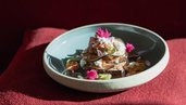 Köstliches Gericht, herrlich angerichtet. Freut auch auf Alpin-mediterrane Gourmet-Küche im Bella Vista in Südtirol