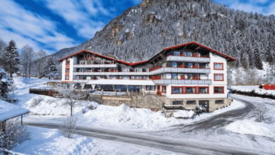 Winteransicht vom Familienhotel Bavaria im Allgäu.
