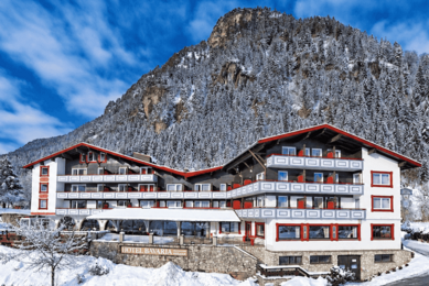 Winteransicht vom Familienhotel Bavaria im Allgäu.
