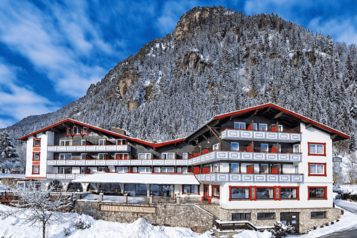 Winteransicht vom Familienhotel Bavaria im Allgäu.