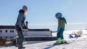 Kinderskischule im Familotel Elldus Resort im Erzgebirge.