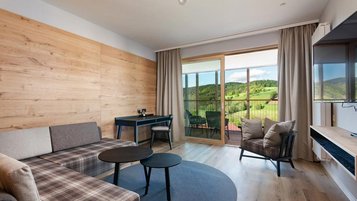 Die Luxussuite mit Aussicht auf den Wald im Schreinerhof.