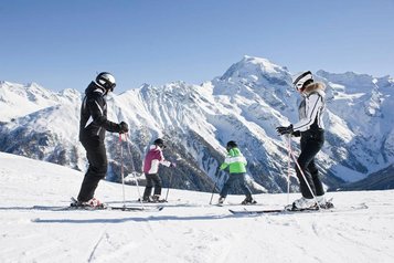Genussmomente im Winterurlaub in Südtirol bietet das Hotel Bella Vista vor allem für Familien.