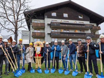 Feierlicher Spatenstich für den großen Umbau im Familienhotel Gorfion in Liechtenstein