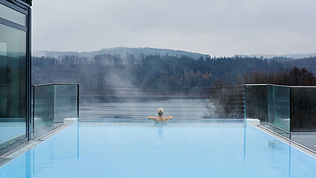 Ach wie schön ist das Sauerland. Ein wenig Wellness im Pool vor allem im Winter muss sein.