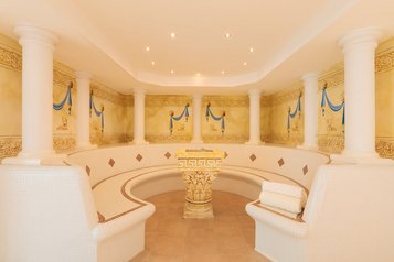 Saunalandschaft im Familienhotel Kaiserhof an der Tiroler Zugspitzarena.