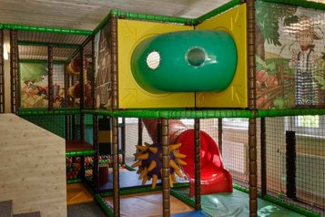 Softplayanlage im Indoor-Bereich im Kinderhotel Bruckwirt in Oberösterreich.