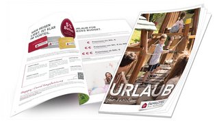 Familotel Urlaubskatalog 2027 mit einer Ansicht vom Innenteil