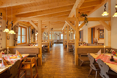 Die "Reiterstube", ein traditionell eingerichtetes Restaurant, im Spa- & Familien-Resort Krone im Allgäu.
