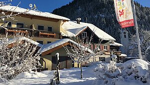 Winterliche Aufnahme des Familienhotels Spa- & Familien-Resort Krone.