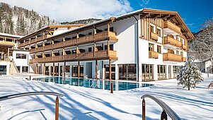 Das Familienhotel Das Bayrischzell in Oberbayern im Winter.