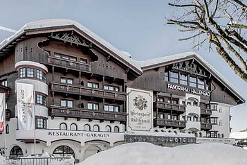 Winteransicht auf das Familienhotel Das Kaltschmid in Seefeld Tirol.