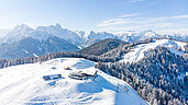 Das Dreilaendereck in Kaernten. Das Panorama der Berge im Winter lädt zum Träumen ein.